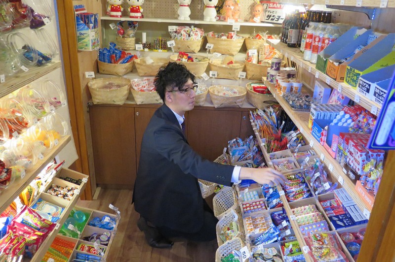 昭和にタイムトラベル 熱海のホテル、レトロ企画で宿泊客がV字回復