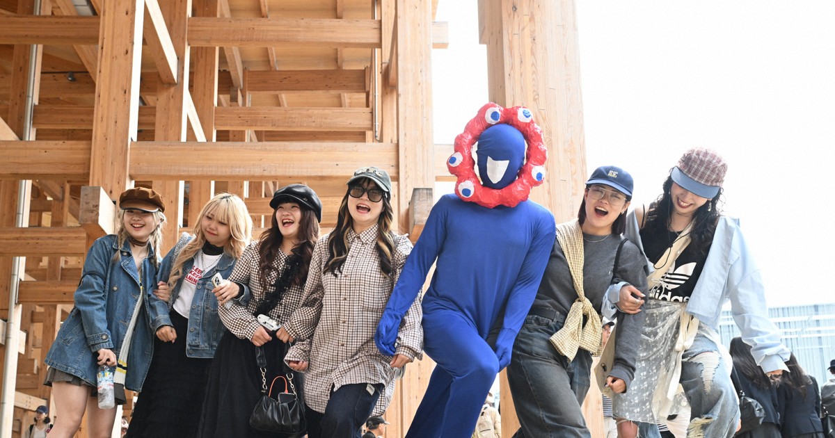 ミャクミャクの仮装も 万博会場のコスプレ [写真特集1/9] | 毎日新聞