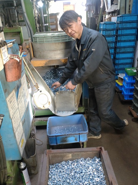 社説：戦後80年 日本経済の針路 生活支える基盤再構築を | 毎日新聞