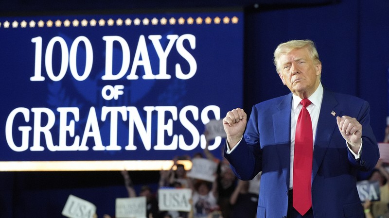 トランプ氏、高関税の懸念払拭図り成果アピール 就任100日演説 | 毎日新聞