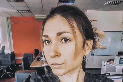 ロシアから返還された女性記者遺体に激しい拷問の痕跡　証拠隠滅か