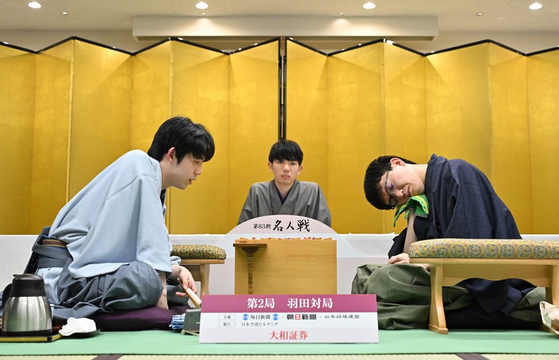 名人戦第2局 藤井聡太名人が連勝 永瀬拓矢九段の攻勢に反撃成功 | 毎日新聞
