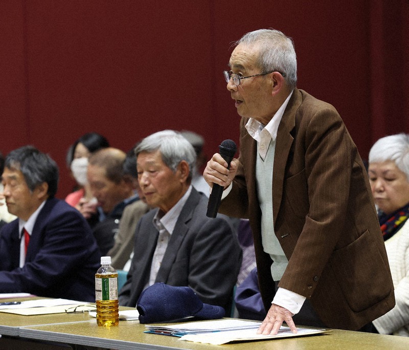 我々の声届きますか 水俣病懇談、環境相「ゼロ回答」 認定基準など