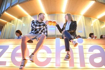 フォーカスオンEXPO：夜の万博は大人の時間 チェコ館とドイツ館、本場