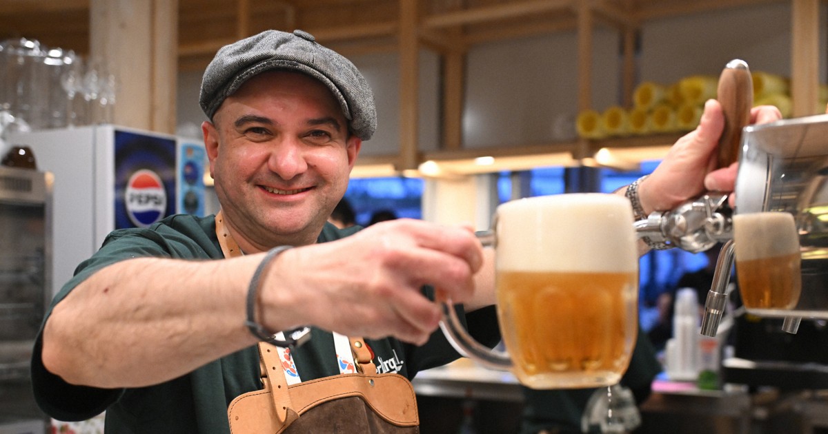 Black Friday! 万博　チェコ　ドイツ　ホフブロイ　ピルスナー　ピン 夜の万博、大人の時間 チェコ館とドイツ館で本場のビールも [写真特集1