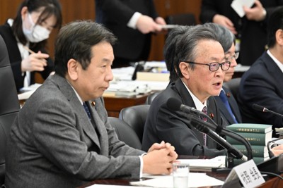 読む政治：憲法、自衛隊より大学無償化 若年層は生活重視 毎日新聞世論