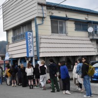 全国からドラマファンが集まる喫茶店「もんぶらん」＝山梨県富士吉田市で2025年4月24日午後2時46分、杉本修作撮影