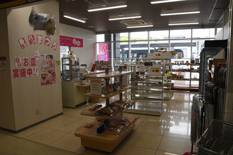 ハイトピアコンビニ閉店 三セク直営 赤字膨らみ7日に 伊賀 ／三重