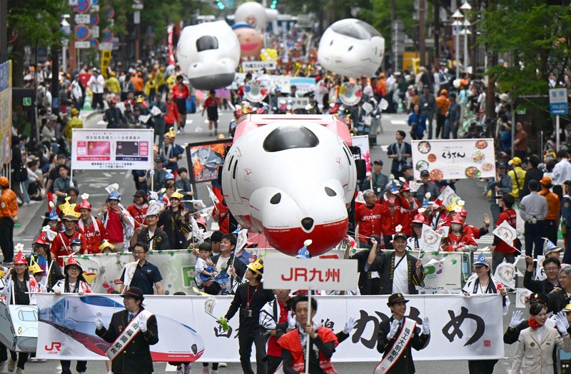 祝うたあ！」 男衆の威勢よい声響く 博多どんたく開幕 | 毎日新聞