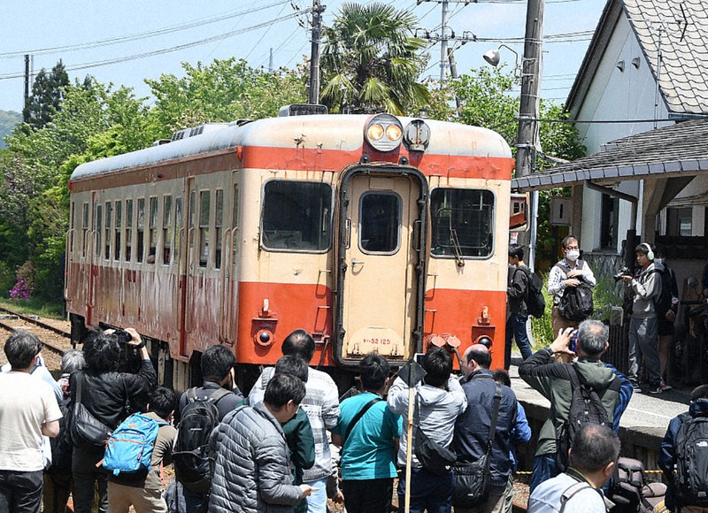 最後のキハ52、お疲れ様 いすみ鉄道で「第二の人生」に幕 大多喜駅