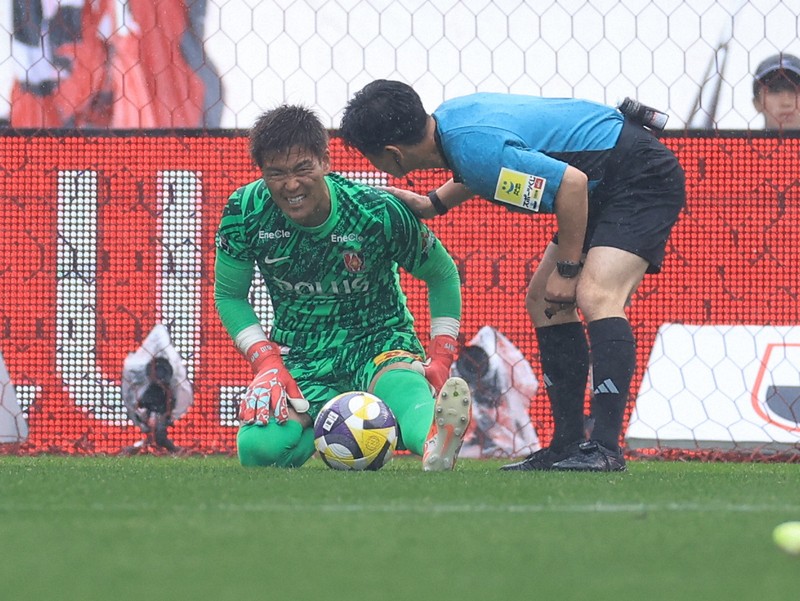 浦和レッズがガンバ大阪に敗れ、連勝5でストップ GK西川周作が負傷交代
