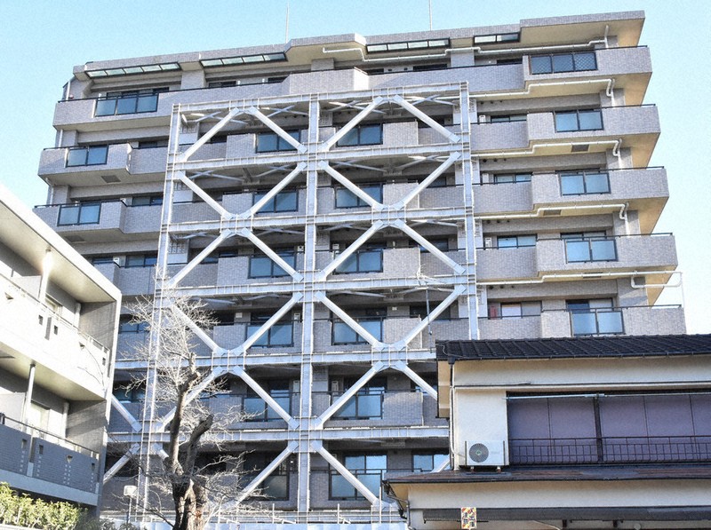 マンション防衛：／2 欠陥、住人自ら暴く 地下ピット、耐震