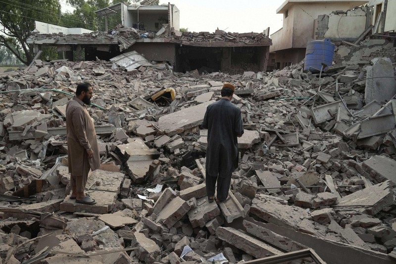 インド、25分間でミサイル24発 パキスタン「テロ拠点」に | 毎日新聞