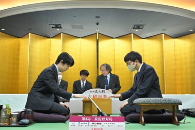 将棋・名人戦の前夜祭で歓迎ムード 地元の小学生「オーラがある