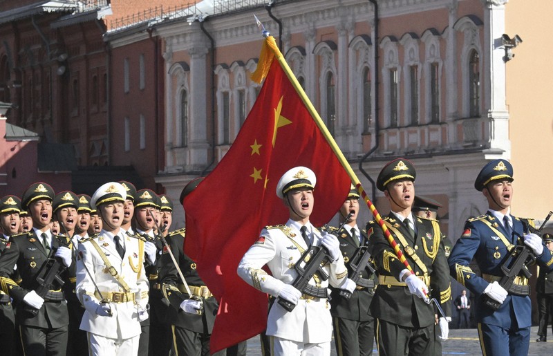 ロシア軍パレード 最新型現役用中国人民解放軍21式儀仗兵礼服上下