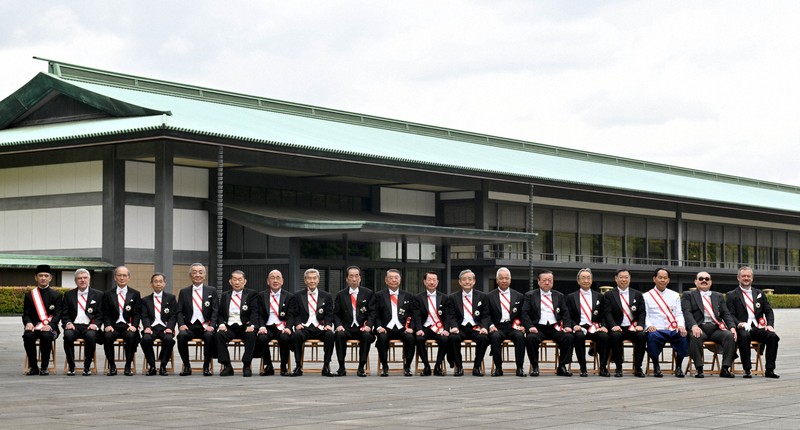 春の叙勲 大綬章親授式 [写真特集1/12] | 毎日新聞