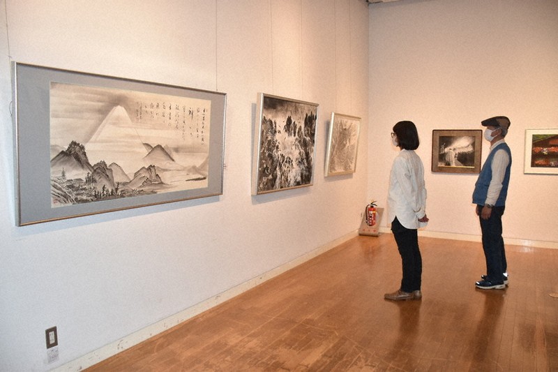 水墨画や日本画、力作100点を展示 相模原、12日まで ／神奈川 | 毎日新聞