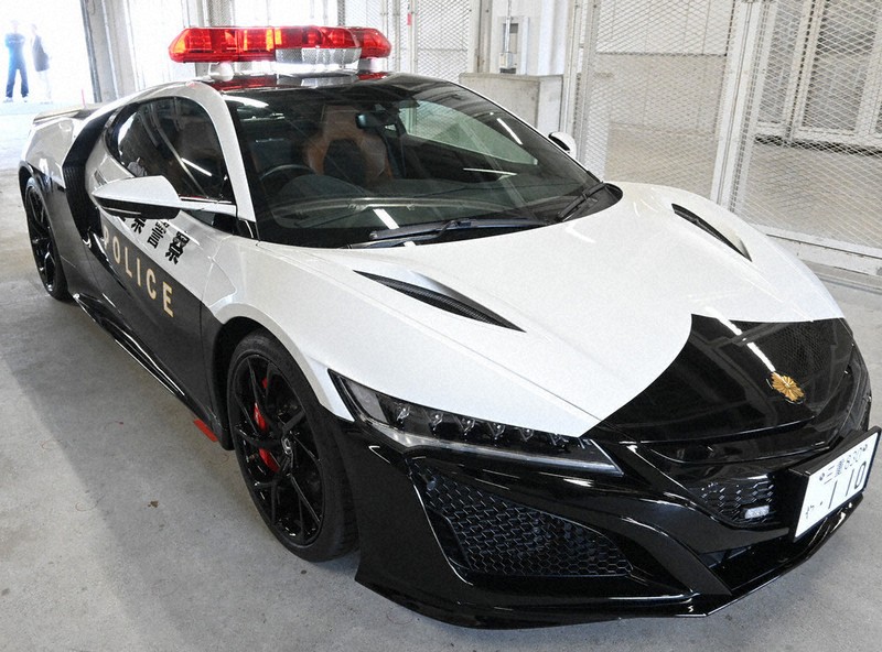 NSXパトカー」を寄贈 草津の会社社長、三重県警に ／滋賀 | 毎日新聞