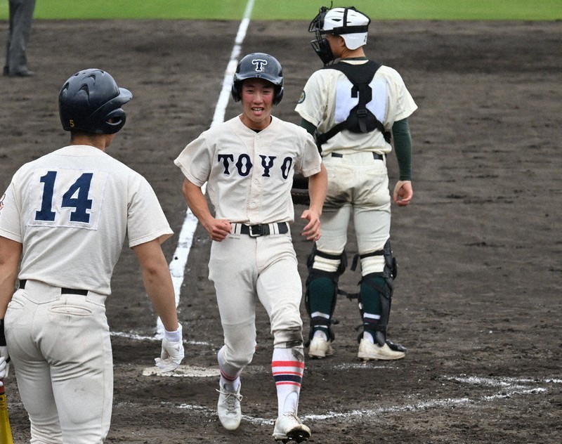東洋大姫路高校野球部ブイジャン 東洋大姫路高校野球部ユニフォームのデザイン解説東洋大姫路高校