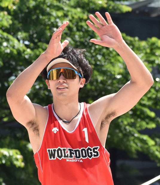 水町泰杜、ビーチ今季初戦は3位 ティリ監督にもらった言葉は… | 毎日新聞