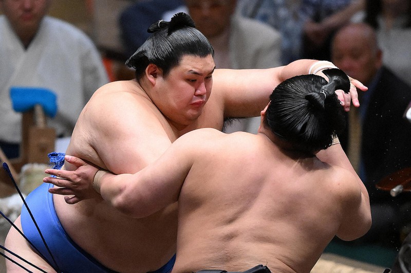 大の里、「鬼門」の初日突破 綱取り向け好発進 大相撲夏場所 | 毎日新聞