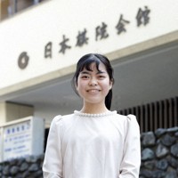 上野梨紗女流棋聖＝東京都千代田区で2025年4月4日、後藤由耶撮影