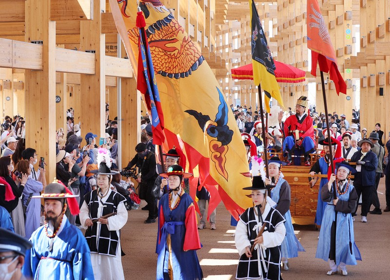 大阪万博で韓国ナショナルデー 朝鮮通信使パレードが会場彩る | 毎日新聞