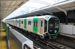 大阪メトロ400系。大阪・関西万博への会場アクセスで主力となる「大阪メトロ中央線」に投入されている＝記事中の写真はすべて筆者撮影