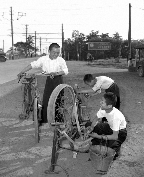 蔵出しPhotoアーカイブ：あの日の紙面 自転車 風の匂い、感じて