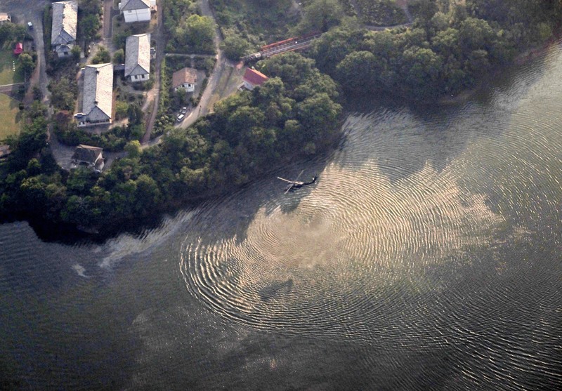 人のいる場所を避けるように落ちていった」空自機墜落、目撃者語る