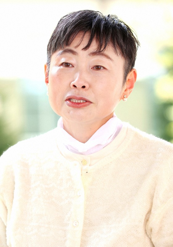 インタビューに答える漫画家の細川貂々さん＝兵庫県宝塚市で2025年3月7日、梅田麻衣子撮影