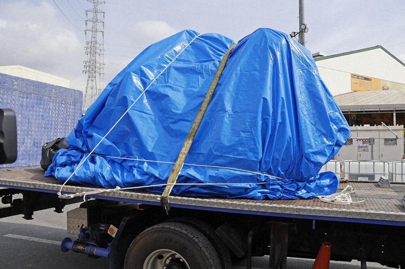 八潮陥没事故 運転席部分引き上げ 下水管30メートル下流 ／埼玉 | 毎日新聞