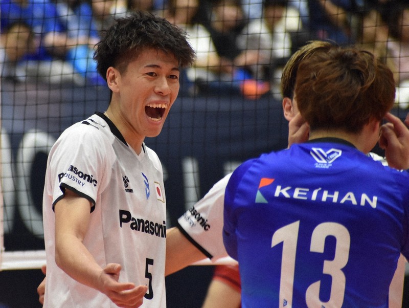 バレーボール日本代表（2022年）　富田将馬　選手　直筆サイン入りバレーボール レア商品 Mikasa V200W 5号球 バレーボール 富田将馬選手サイン