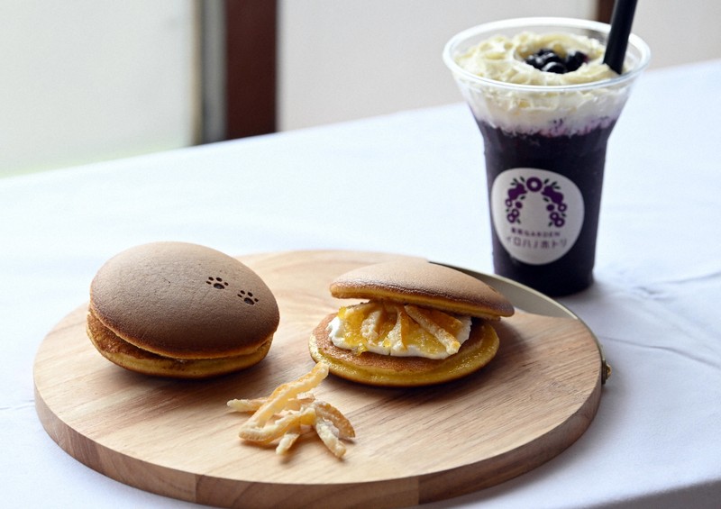 藤井名人はどらやき 永瀬九段はいちごモンスター 名人戦おやつ | 毎日新聞