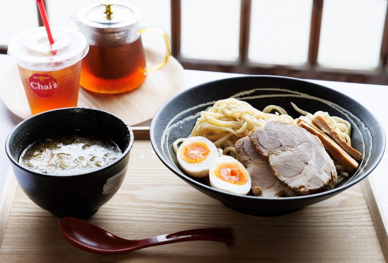 藤井名人はつけ麺、永瀬九段はすっぽん御膳とたこ焼き 名人戦昼食