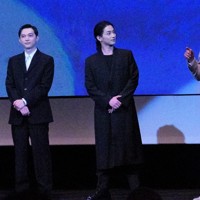 カンヌ国際映画祭と並行して開かれている「監督週間」で「国宝」が上映され、舞台あいさつに立った（左から）李相日監督、吉沢亮、横浜流星、渡辺謙＝フランス・カンヌで2025年5月18日、勝田友巳撮影