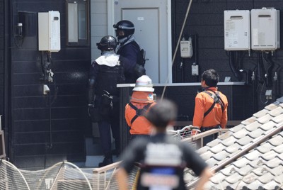 千葉・船橋のアパートで男性立てこもり　室内に母と妹、刃物所持か