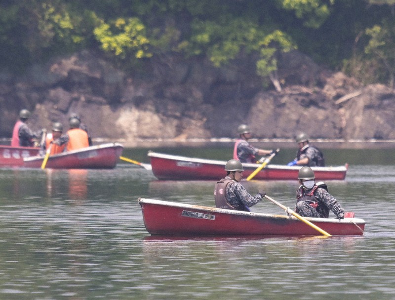 空自機墜落：空自機墜落1週間 原因究明は「消去法」で 機体の捜索難航