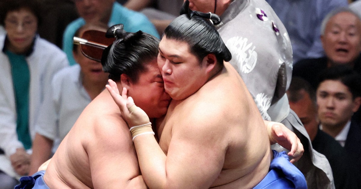 【ナリトラ専用】根付　相撲の取り組(大型)　外4点 綱取りの大の里、相撲巧者にヒヤリも11連勝 大相撲夏場所 | 毎日新聞