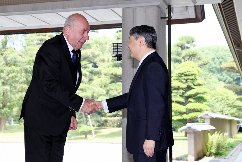 天皇陛下がハンガリーのシュヨク大統領と会見 [写真特集1/6