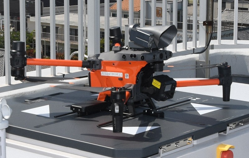 津波避難呼びかけ、ドローンで 防災無線届きにくいサーファーらに