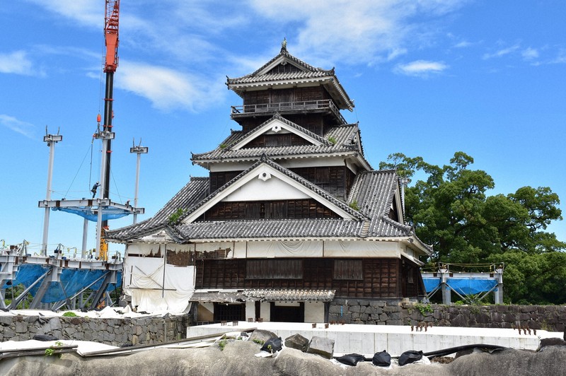 第三の天守」コンクリートの基礎のみに 熊本城復旧へ解体進む | 毎日新聞