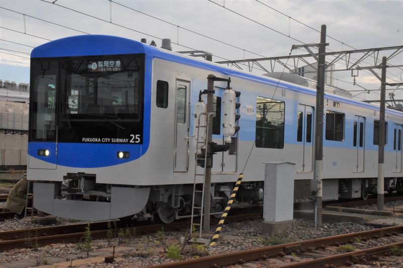 福岡市地下鉄4000系が「ローレル賞」に 快適性への配慮が評価 | 毎日新聞