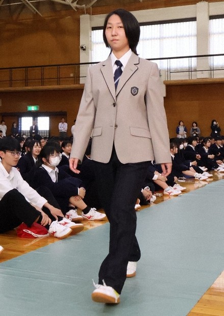 【交渉中】高校制服 制服案内 - 津田学園中学校・高等学校 | 学校紹介 | 津田学園中学校