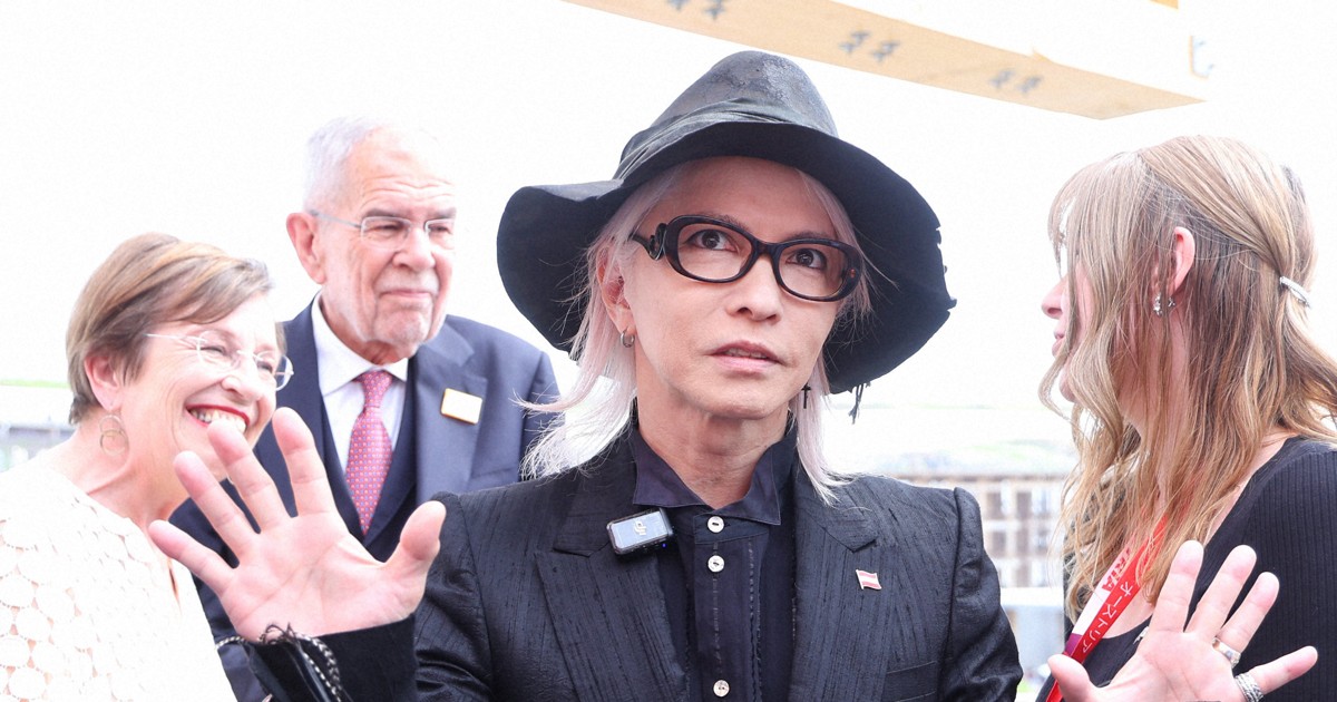 オーストリア観光大使のHYDEさん、大統領らと交流 万博で | 毎日新聞