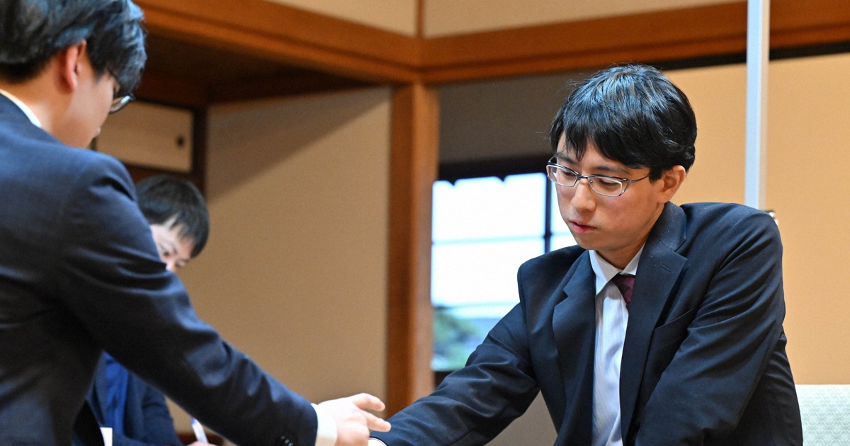 一力、3連覇に王手 冷静な打ち回しで振り切る 本因坊戦第2局