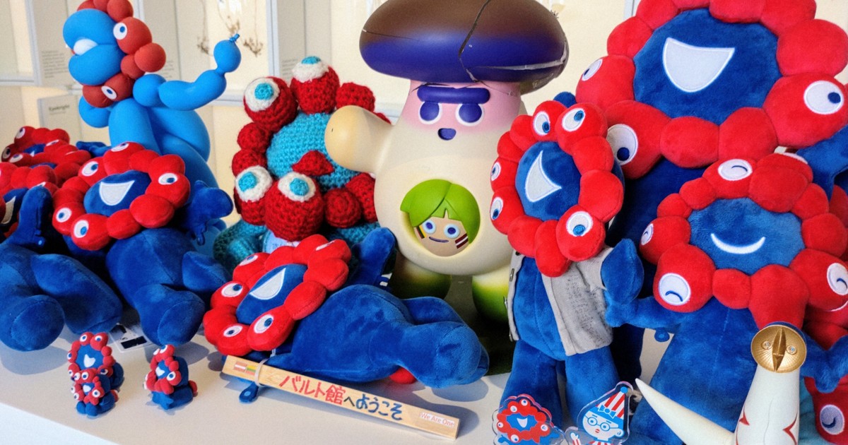 盗難被害のバルト館にミャクミャク続々 新たなフォトスポットに [写真