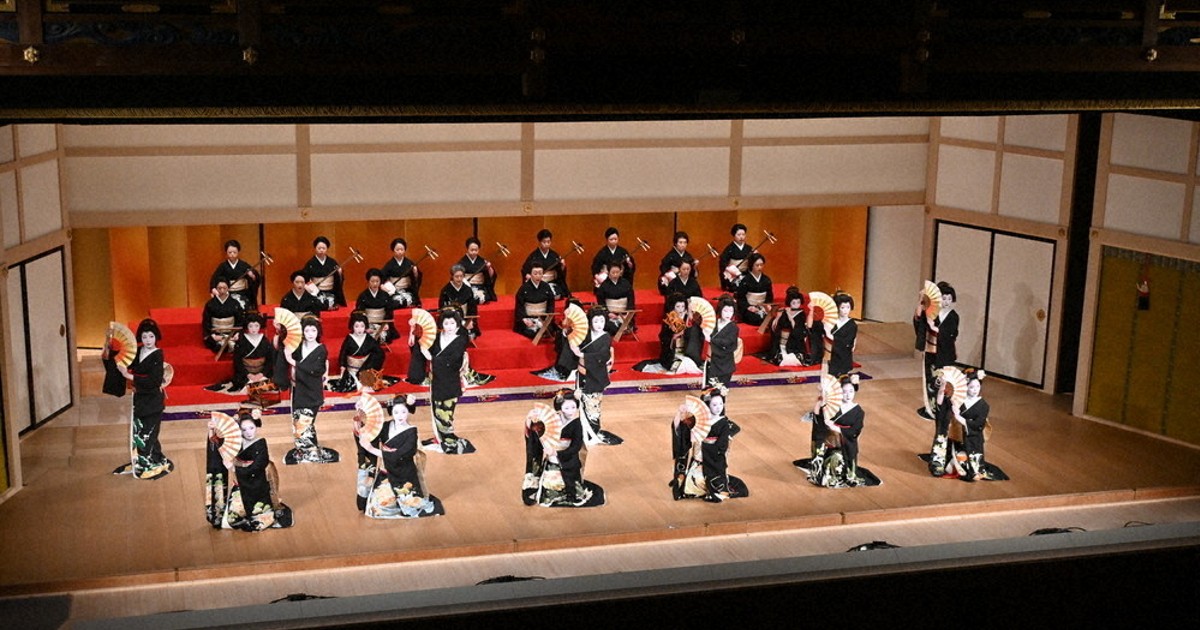 新・宮川町歌舞練場の開場式 芸舞妓ら「三代目」で祝舞 劇場「三ツ輪座