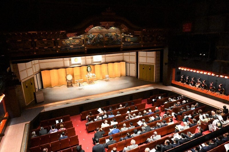新・宮川町歌舞練場の開場式 芸舞妓ら「三代目」で祝舞 劇場「三ツ輪座