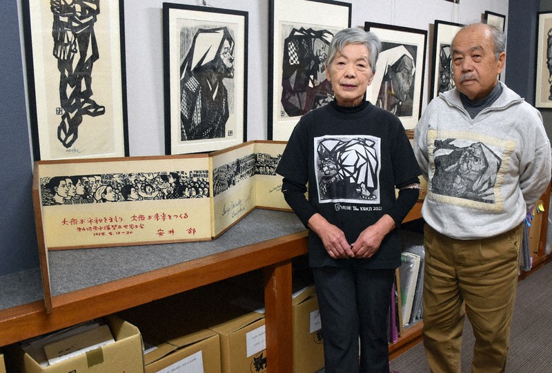 核廃絶への思い、届ける 原水爆禁止世界大会 鈴木賢二の絵巻展示 8月